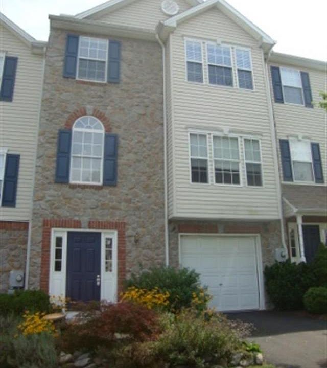 1st image of 16887 Roosevelt Ln
