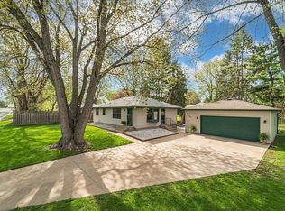 1390 Avalon Ave, Eagan, MN 55121