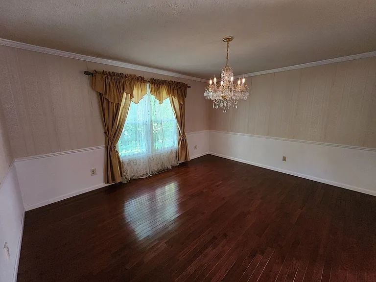 17115 Ridgefield Ct — Photo 12