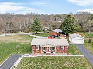 2418 Amber Meadows Rd, Cookeville, TN 38506