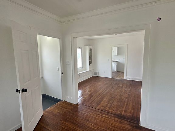 4th image of 3621 E 154th St #2