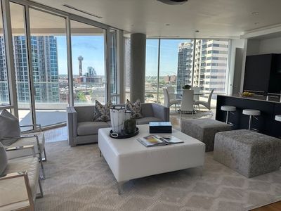 2408 Victory Park Ln APT 1135, Dallas, TX, 75219