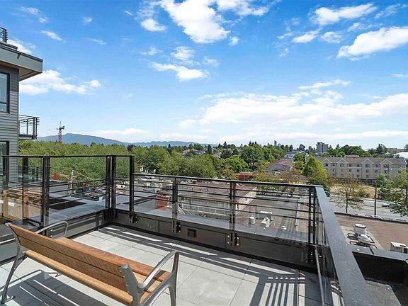 2nd image of 2450 Garden Dr #2