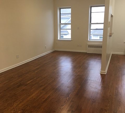 4th image of 110-13 Jamaica Ave #2