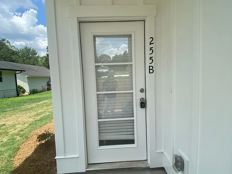 255 Bailey Street — Photo 10