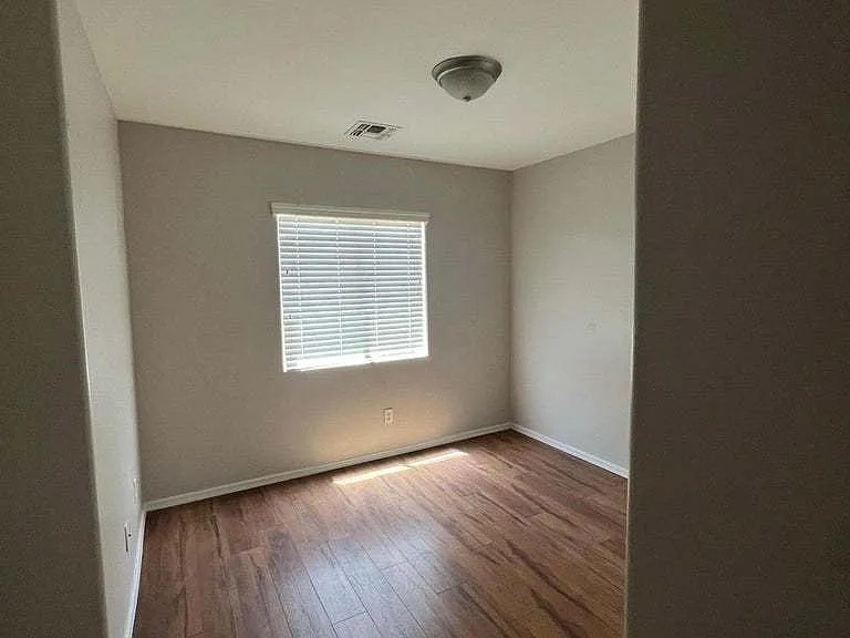 4661 E Laurel Ave — Photo 12