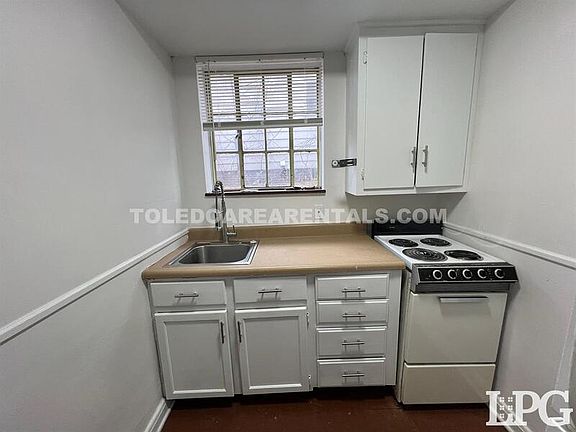 2nd image of 2238 W Sylvania Ave #1