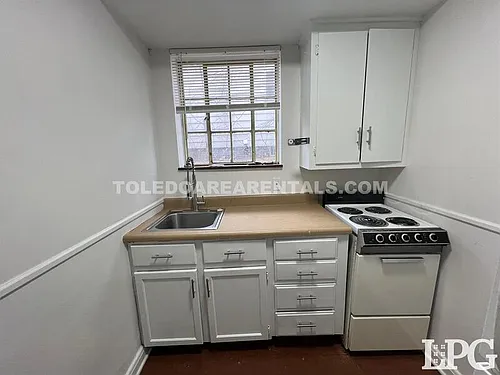 2238 W Sylvania Ave #1 Photo 1