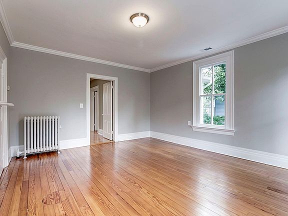 5th image of 212 W Montgomery Ave APT 4