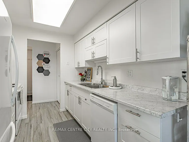 127 Belmont Dr #908 — Photo 18