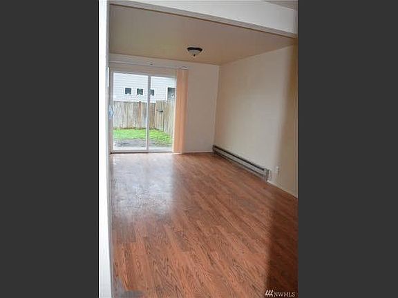 2nd image of 224 Hawthorne Ave S APT B
