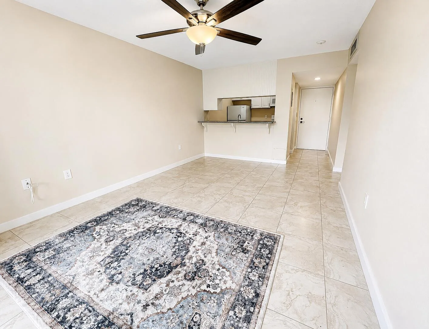 2 bed, 2.0 bath, 696 sqft, $3,400 — Photo 3