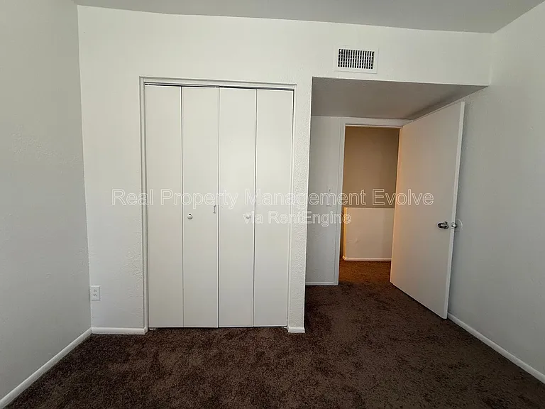 8821 N 2nd St #B — Photo 12