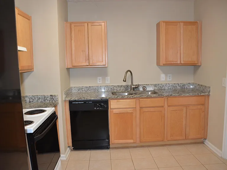 6021 Grovegate Ln — Photo 5