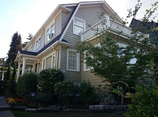 2211 E Crescent Dr, Seattle, WA 98112