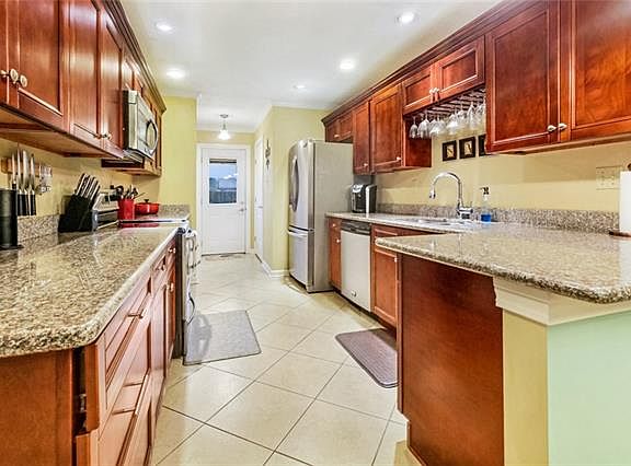 5th image of 3400 River Oaks Dr