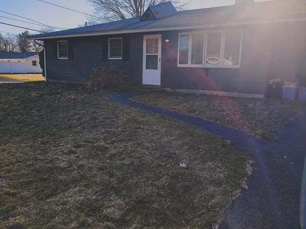 88 Roseen Rd, Holbrook, MA 02343