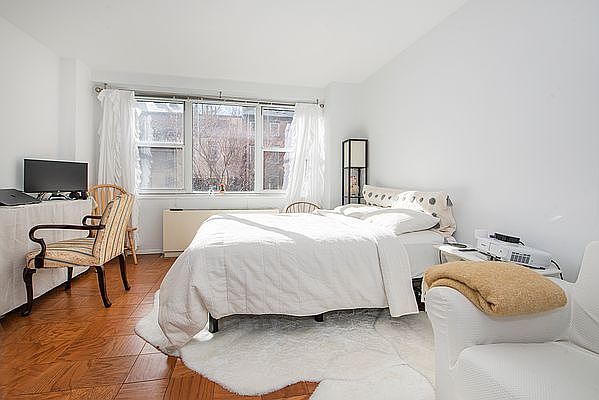 1st image of 360 W 22nd St APT 2R