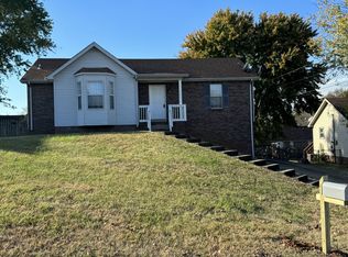 2020 Windroe Dr, Clarksville, TN
