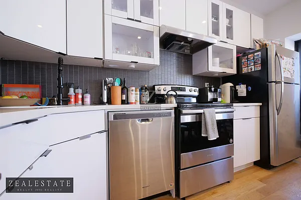 Rented by ZealEstate Group Inc | media 20