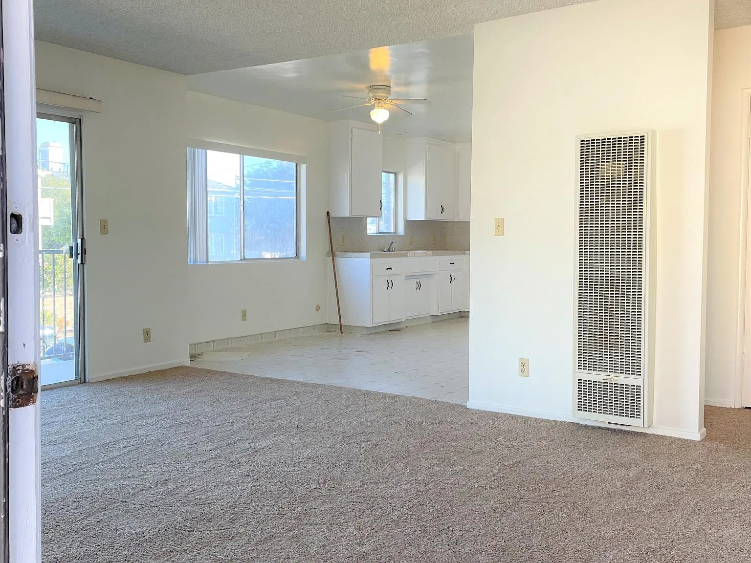 2 bed, 900 sqft, $2,395 — Photo 2