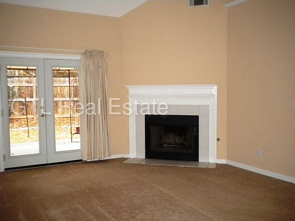 5th image of 115 Clarin Way