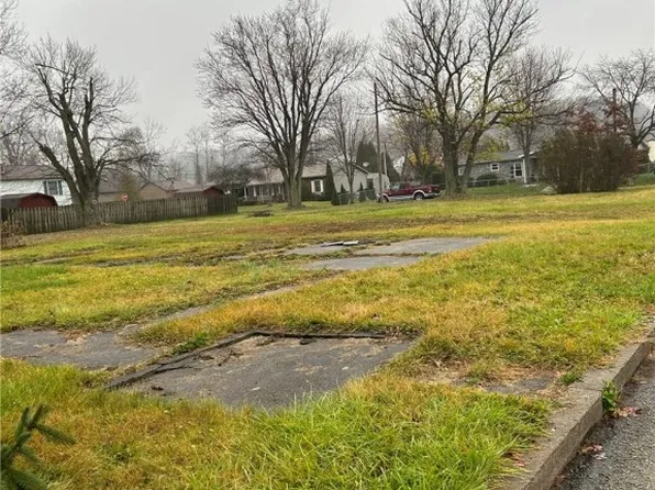 Corner Lot 1-E, Latrobe, PA 15650