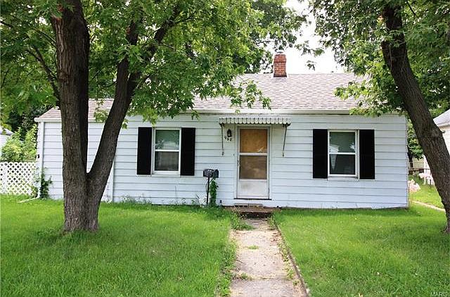 1st image of 968 E Penning Ave