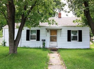 968 E Penning Ave, Wood River, IL 62095