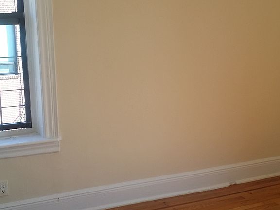 3rd image of 1331 Bell Blvd APT 3