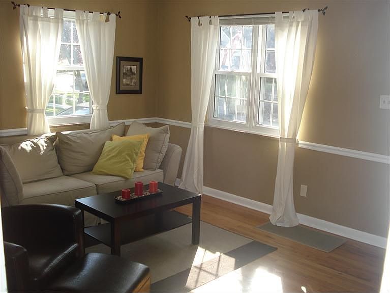2nd image of 3861 Mantell Ave