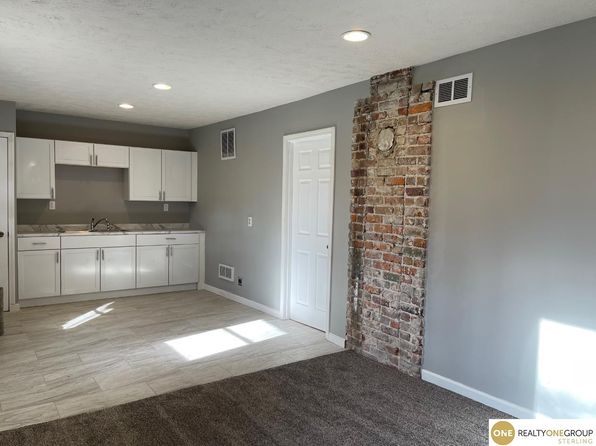 omaha-nebraska-442098574 picture