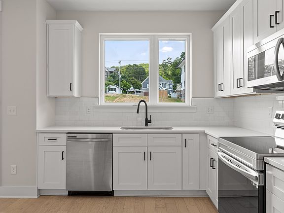 5th image of 737 N Market St Unit 8