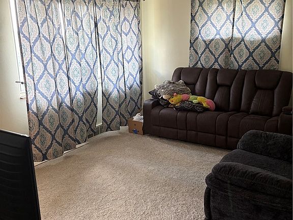 5th image of 1003 Oakland Ave