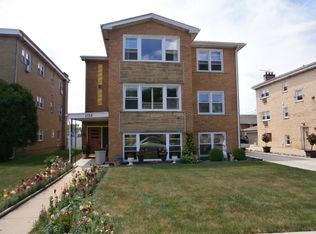 1152 Arnold Ct APT 2, Des Plaines, IL 60016