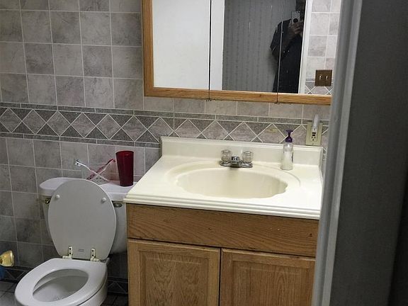 Full Bath - 1st level