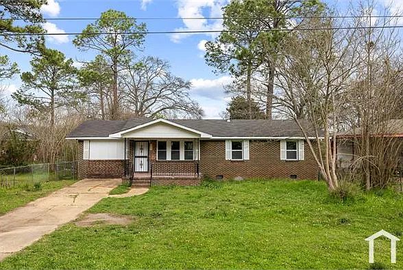 4 bed, 1378 sqft, $1,395 — Photo 2