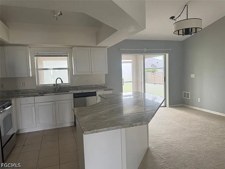2227 SW 5th Ave — Photo 8