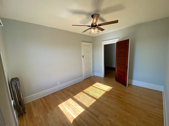 West Franklin Avenue Apartments — Photo 16