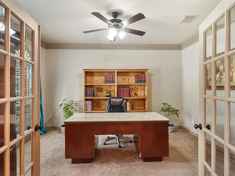 2911 Mossy Log Ct — Photo 5