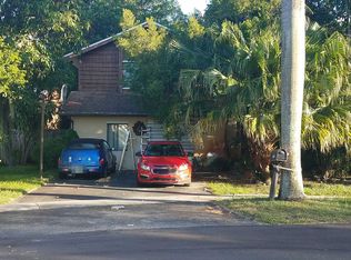 9572 SW 8th St, Pembroke Pines, FL 33025