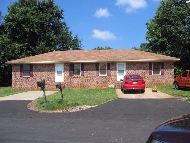 2nd image of 120 Frost Wood Ct