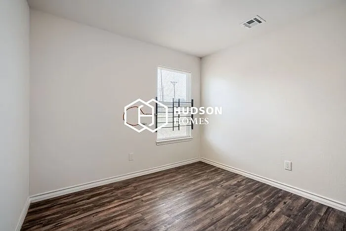 3515 E Colgate St — Photo 9