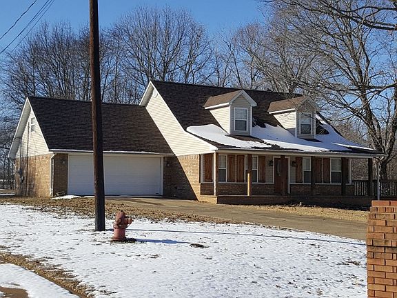 3rd image of 295 Chelsia Ln