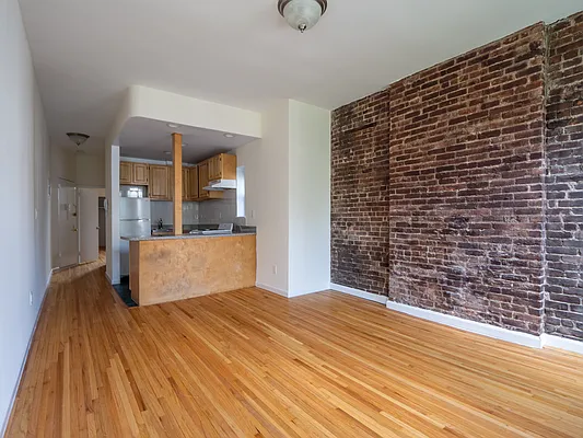 Rented by City Connections Realty | media 20