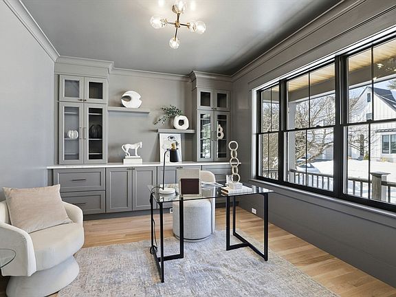 3rd image of 19 Mason Rd