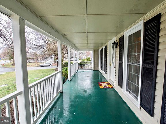 3rd image of 2 Crisswell Ct