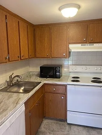 524 Putnam Ave #12 Photo 1