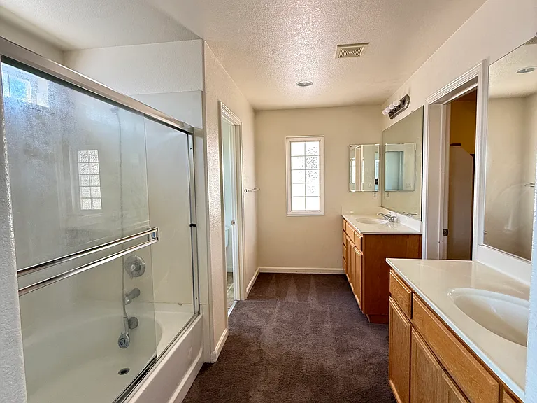 1372 Derby Ct — Photo 22