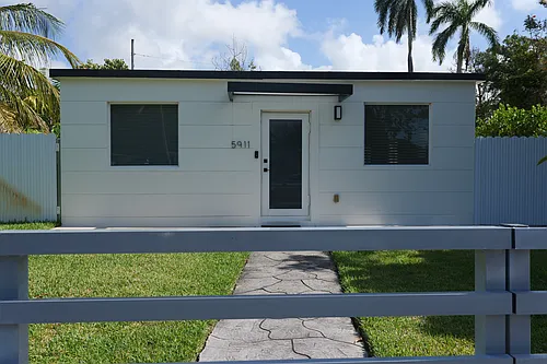 5911 SW 62nd Ter Photo 1 5911 SW 62nd Ter Photo 1